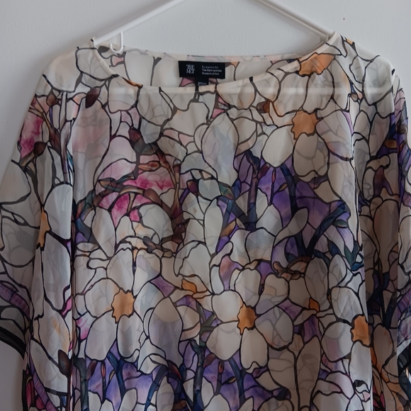 Metropolitan Museum of Art - Louis Comfort Tiffany Magnolias Sheer Poncho Blouse - Picture 4 of 7